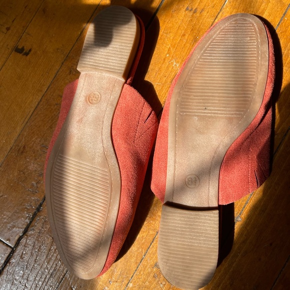 Universal Thread Flats - Picture 4 of 4